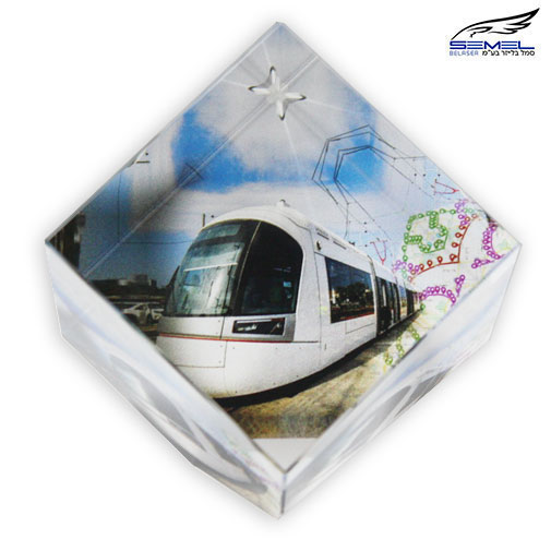 קוביה בהדפס U.V